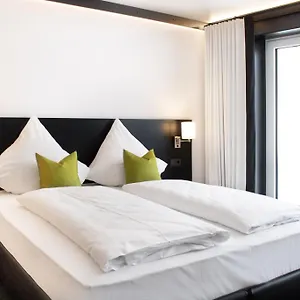 Lh Hotel